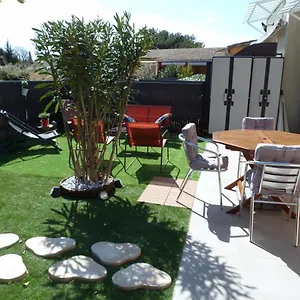 Appart Cosy Avec Son Exterieur Chaleureux,piscine Et Parking Prive Appartamento